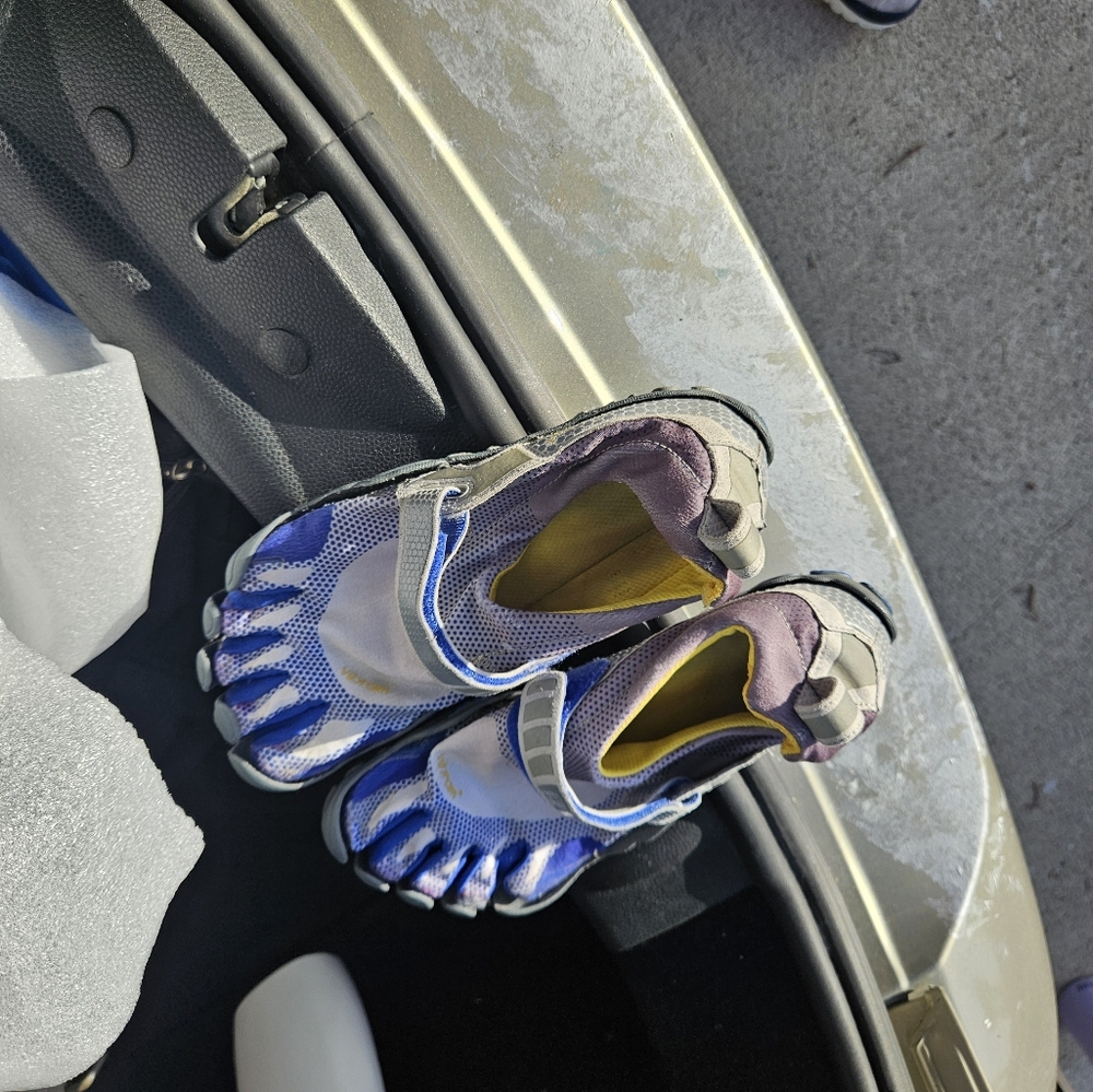Men's Vibram 5 toe shoes.great condition.  $40